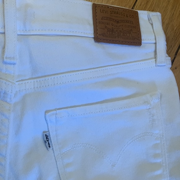 Like new Levi’s high rise straight crop! - Picture 5 of 5